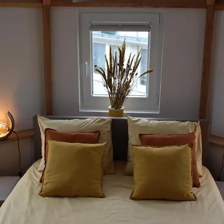 The Rooftop - A Trendy New With Airconditioning, Large Terrace & Free Parking Apartment Ostende