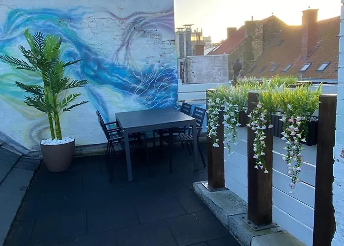 The Rooftop - A Trendy New With Airconditioning, Large Terrace & Free Parking Apartment *