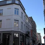 公寓 The Rooftop - A Trendy New With Airconditioning, Large Terrace & Free Parking *