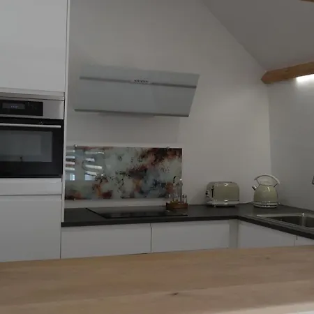 Apartment The Rooftop - A Trendy New With Airconditioning, Large Terrace & Free Parking *