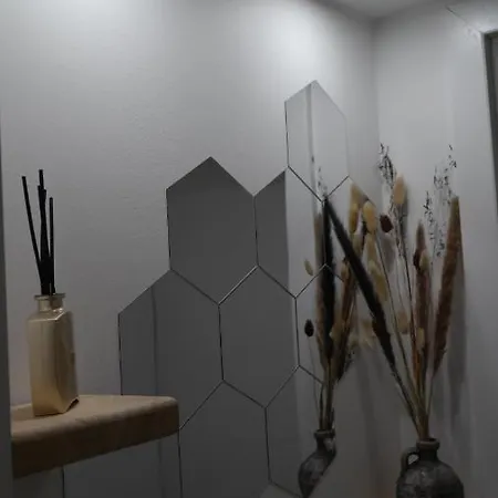 Apartment The Rooftop - A Trendy New With Airconditioning, Large Terrace & Free Parking