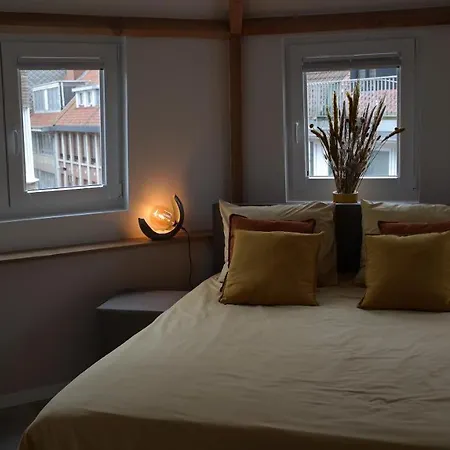 The Rooftop - A Trendy New With Airconditioning, Large Terrace & Free Parking Appartement *