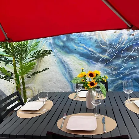 Daire The Rooftop - A Trendy New With Airconditioning, Large Terrace & Free Parking